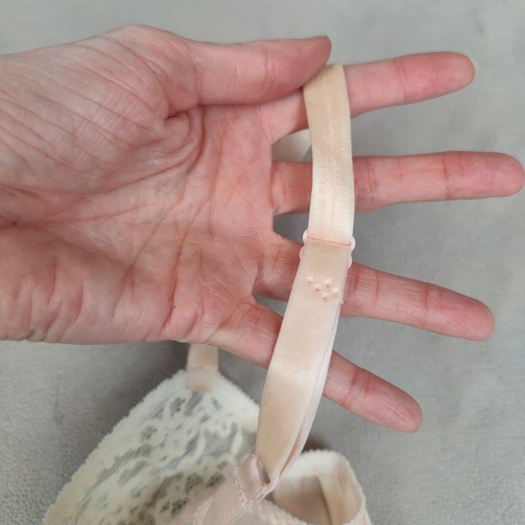 Vintage Christian Dior Intimates Lace Mesh Underwire Bra Peach 34C USA Made - Picture 3 of 9